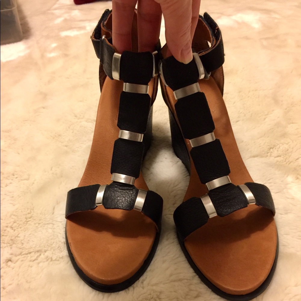 Gentle Souls “Hey Gabe” Ankle-Strap Wedge 10M